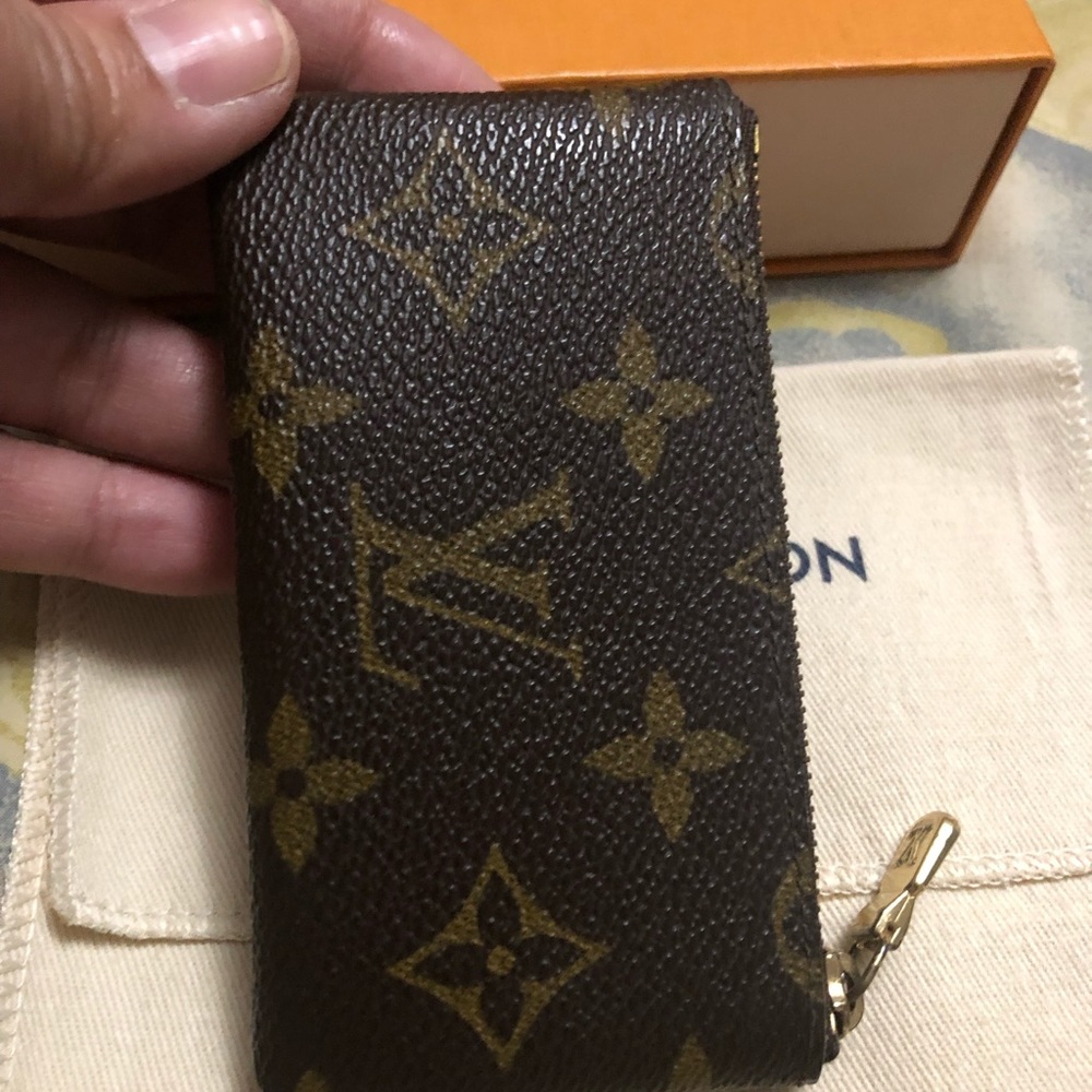 Key pouch